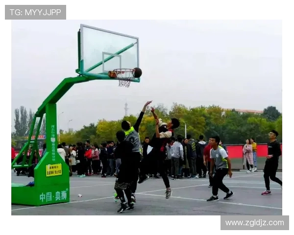 以篮球为纽带探寻团队合作与青春激情交织的奋斗旅程