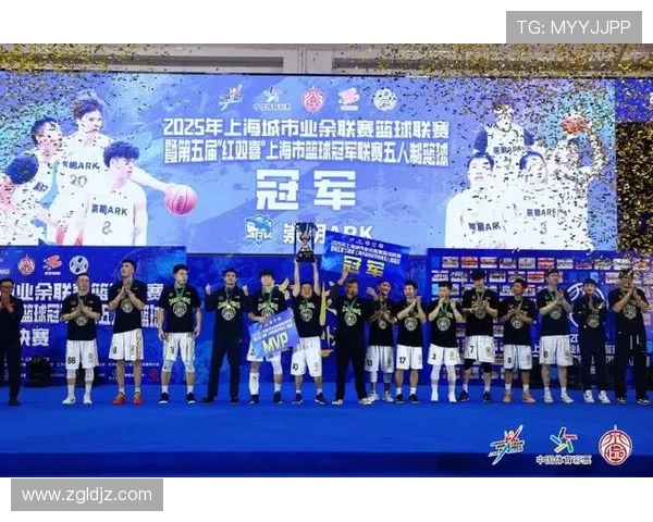 上海篮球队在邀请赛中以99分稳居积分榜首位展现强劲实力