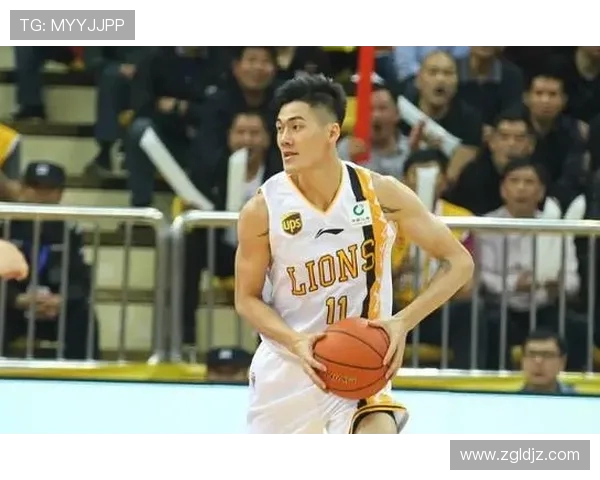 刘铮的篮球之路:从青涩少年到职业球员的奋斗与成长故事 刘铮的篮球之路:从青涩少年到职业球员的奋斗与成长故事